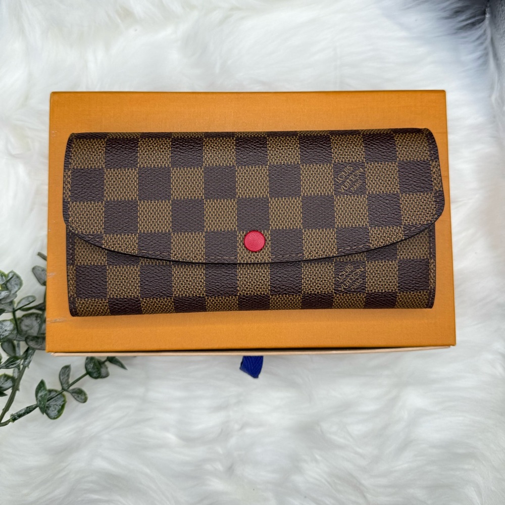 🌸SOLD🌸Louis Vuitton Emilie Wallet